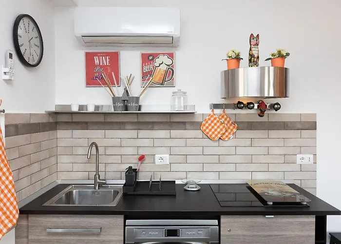 Cozy House By In Apartament