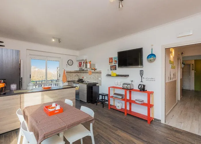 Cozy House By In Apartament *
